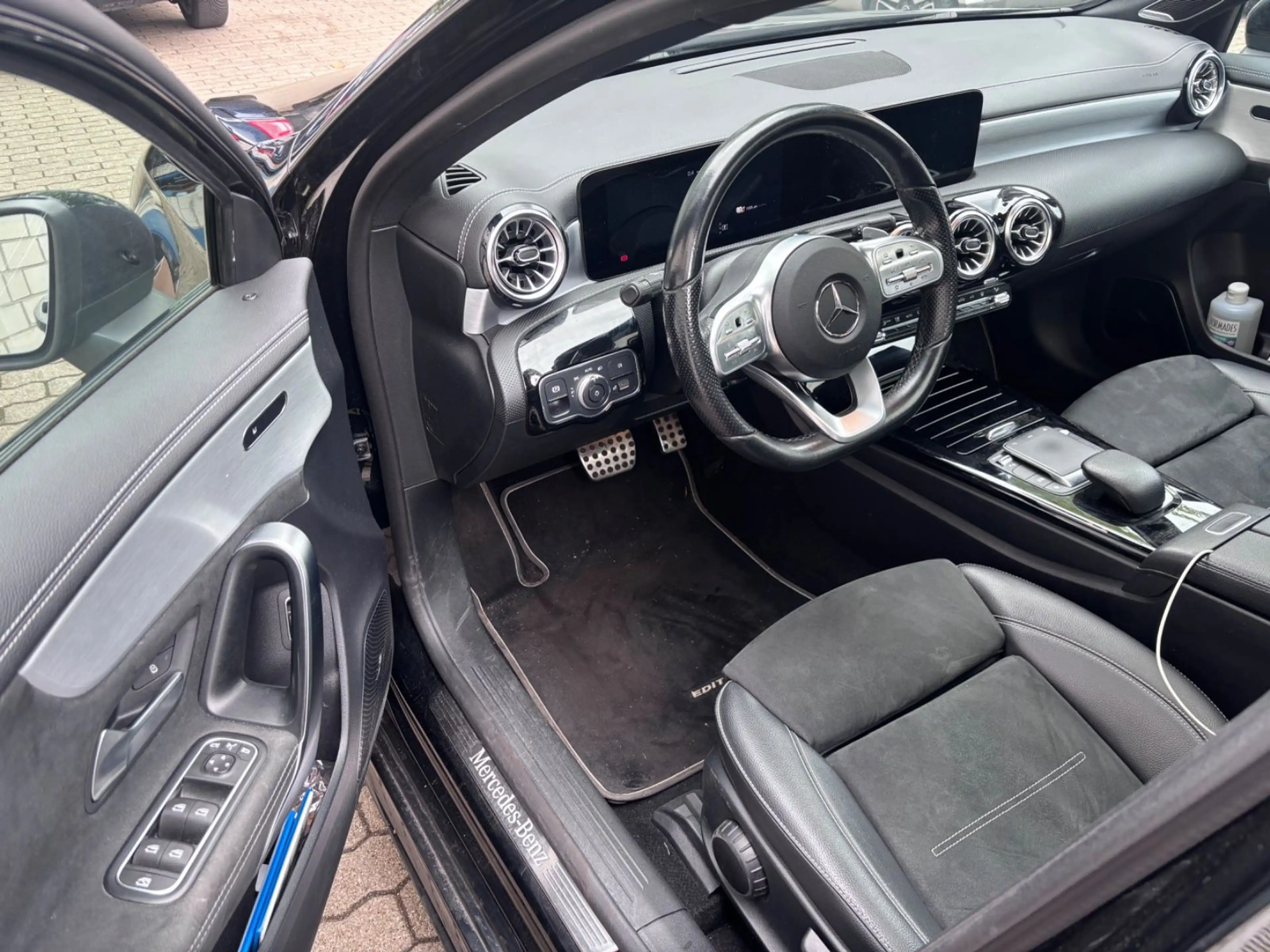 Mercedes-Benz A 250 e Lim AMG Edition Pano/RFK/DisT/Burmester — photo 10