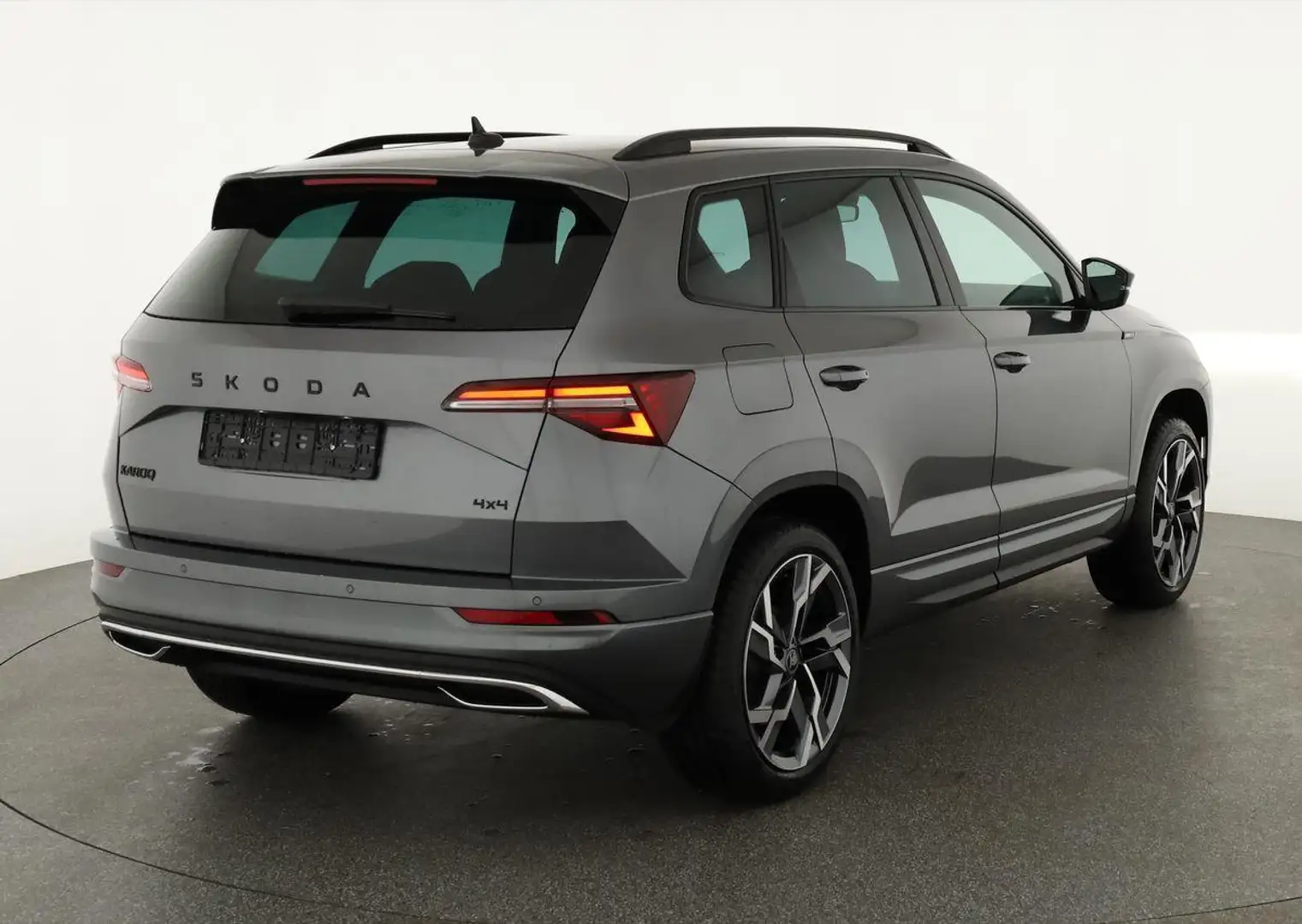 Skoda Karoq Sportline 4x4 2.0 TDI DSG Sportline, Matrix, Te... Серый - 2