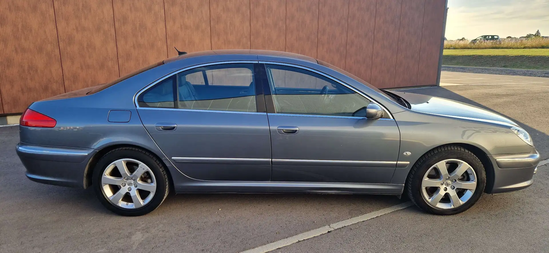 Peugeot 607 2.2 HDi Executive Titane 170ch Bi-turbo Gris - 2