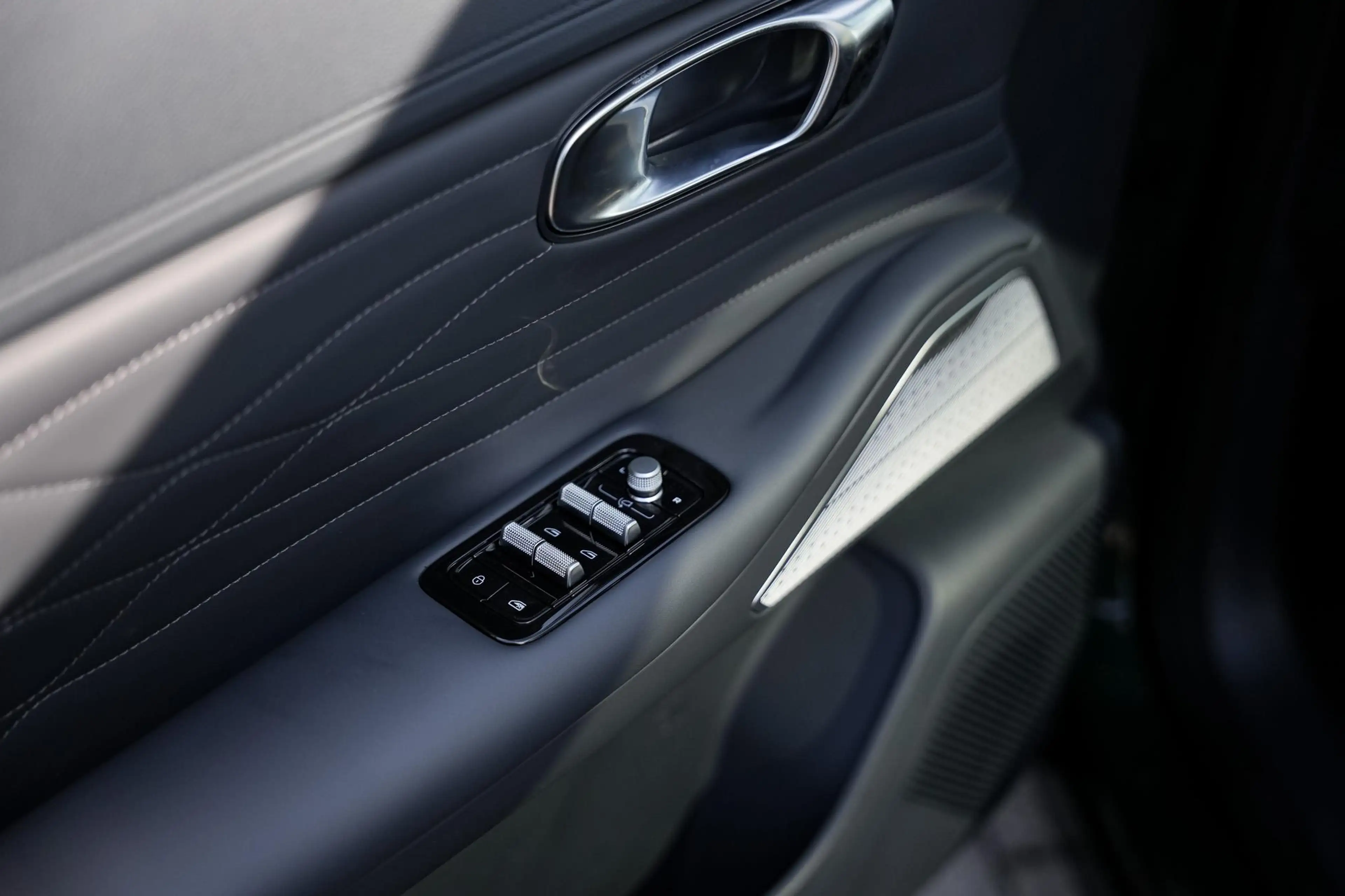 Geely Starray EM-i 1.5 Max+ | Stoelventilatie | Stoelmassage | Head-u — photo 21