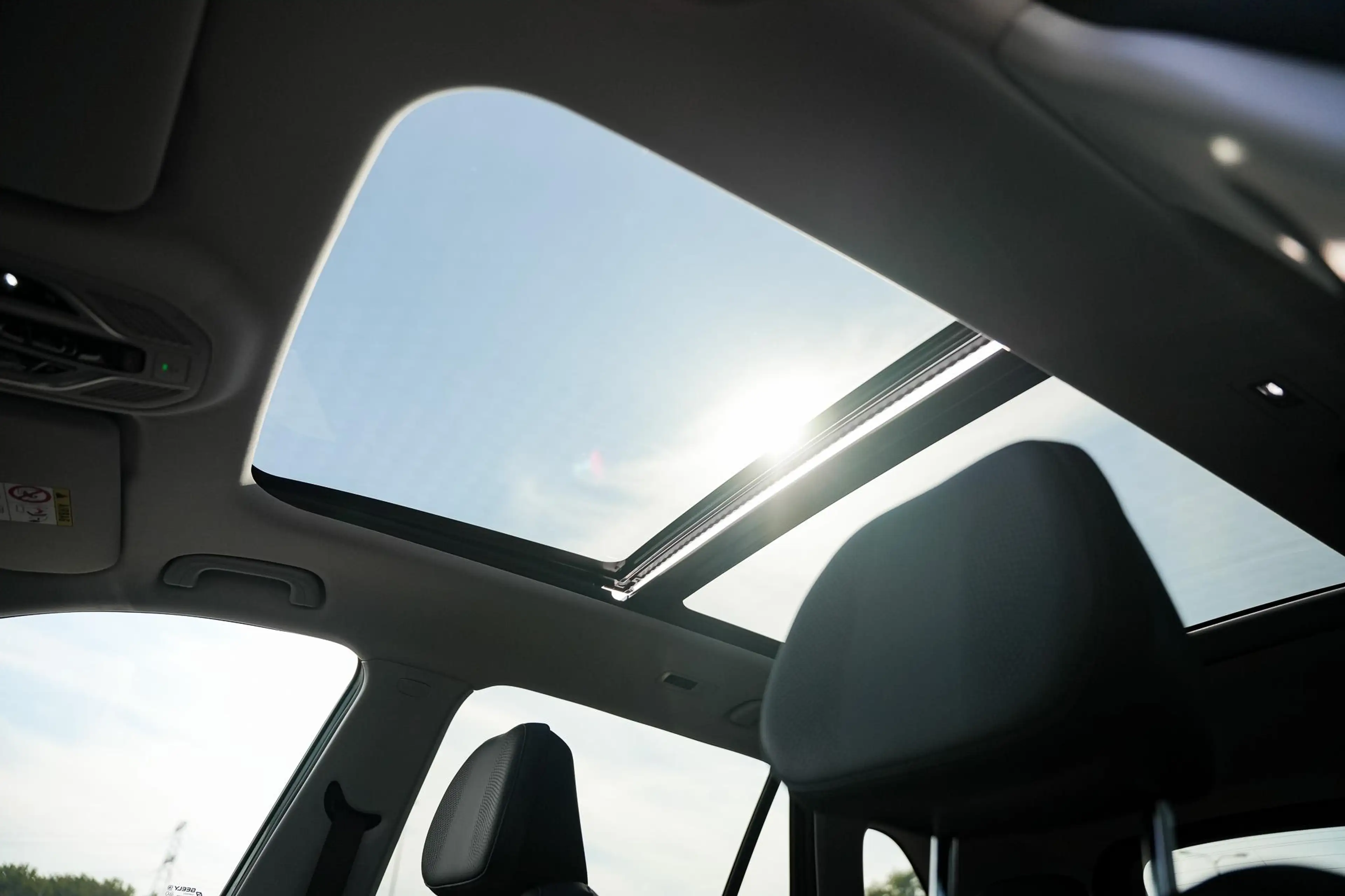 Geely Starray EM-i 1.5 Max+ | Stoelventilatie | Stoelmassage | Head-u — photo 22