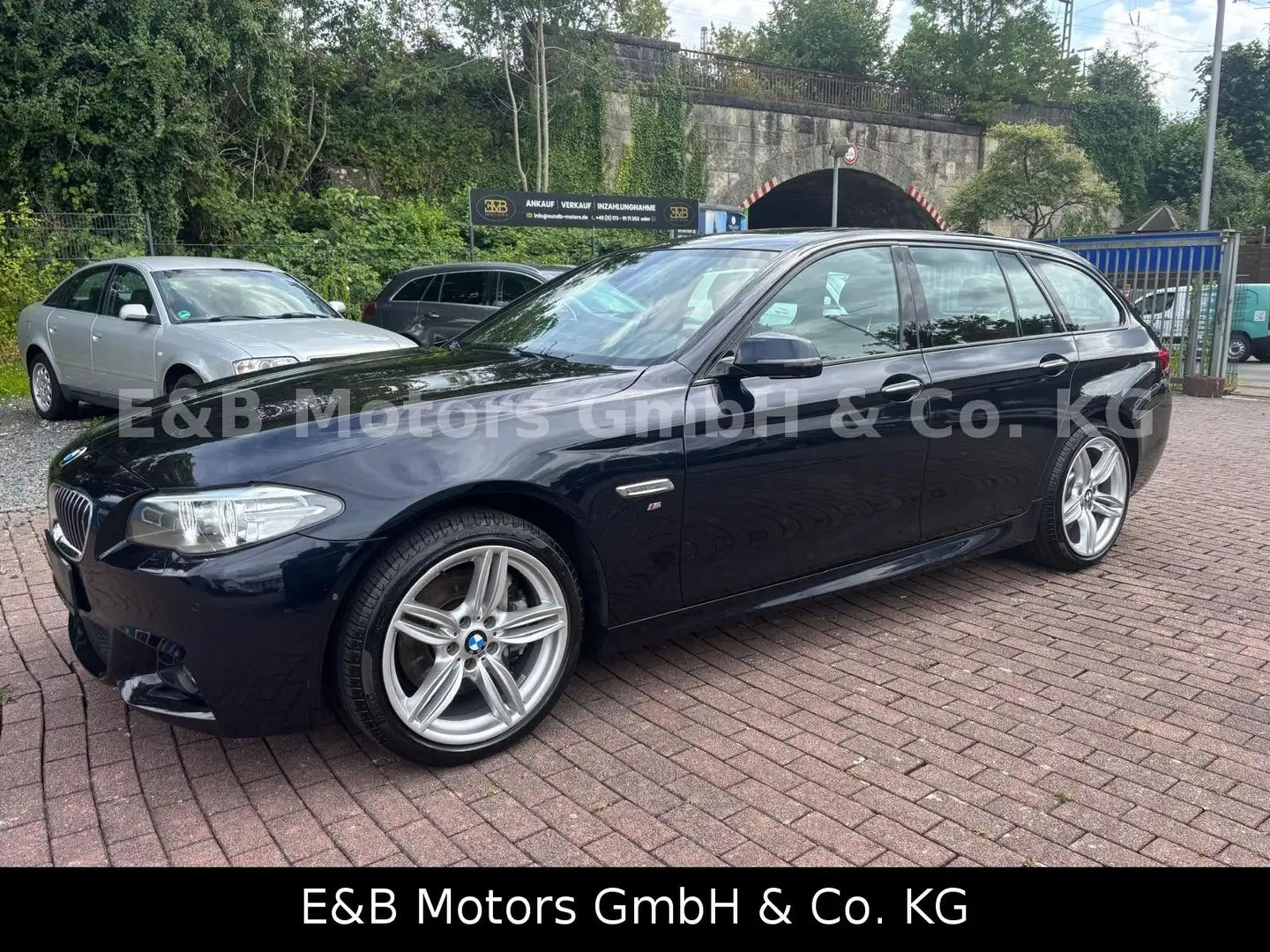 BMW 525 d xDrive M Sport/Head-Up/Pano/Voll Schwarz - 2