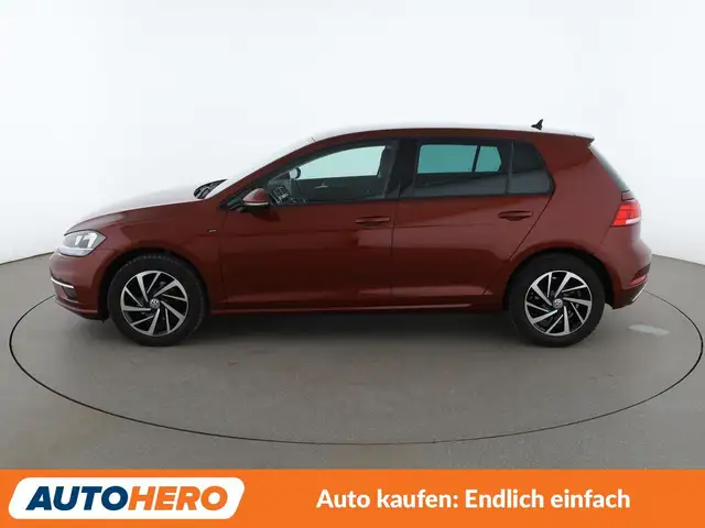 Volkswagen Golf view 3