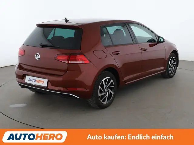 Volkswagen Golf view 6