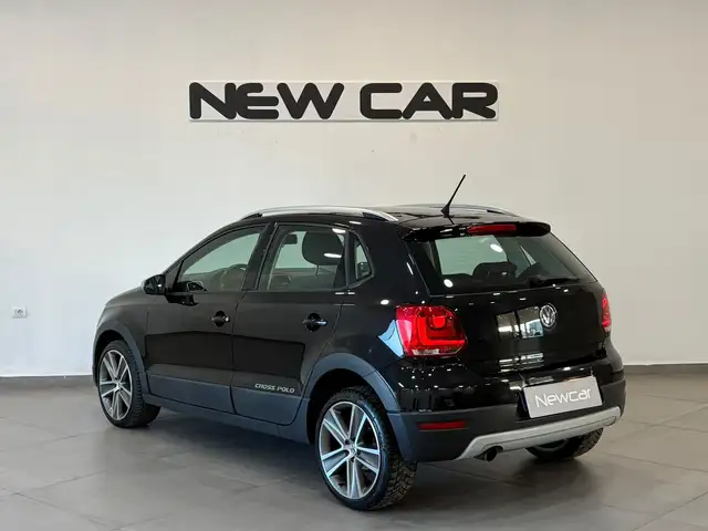 Volkswagen Polo view 8