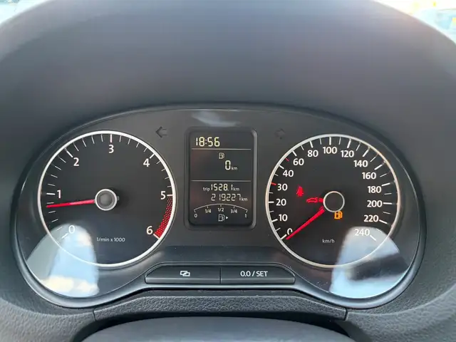 Volkswagen Polo view 13