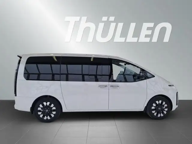 Hyundai Staria view 6
