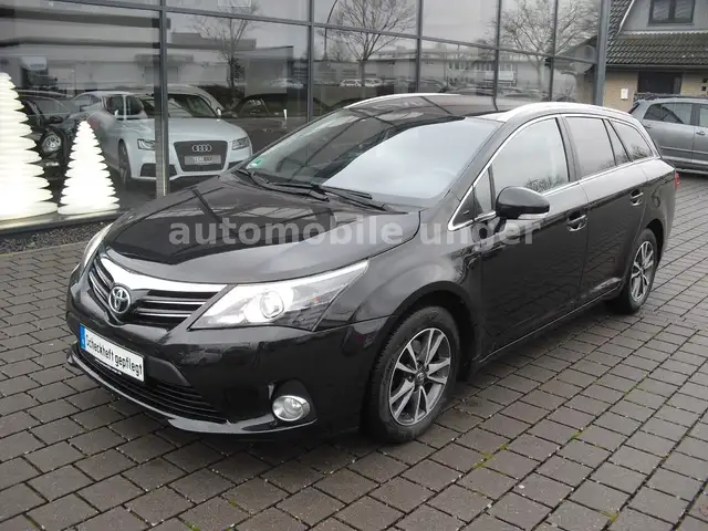 Toyota Avensis Kombi Edition 1.8 NAVI AHK Sitzhzg.RFK
