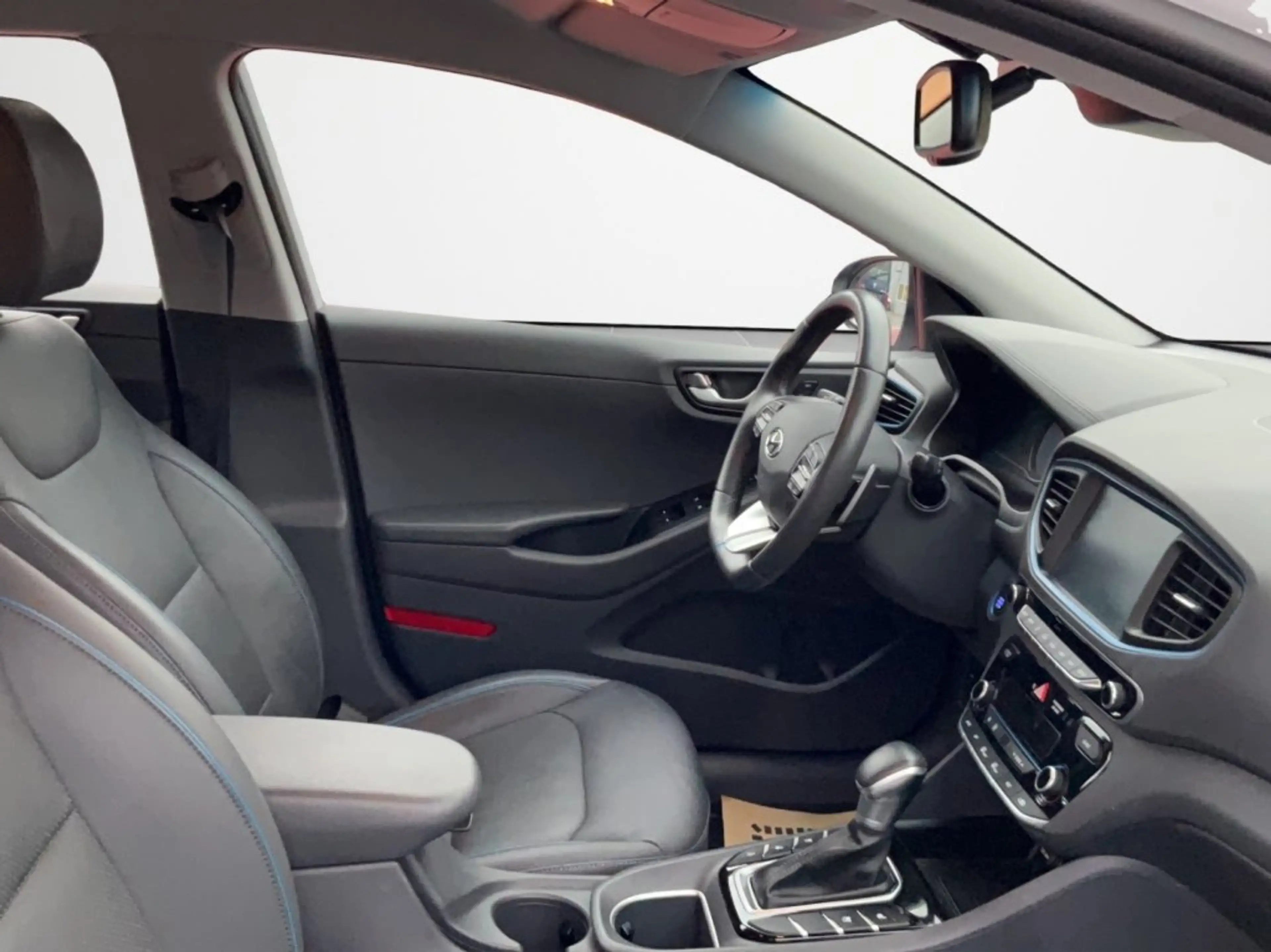 Hyundai IONIQ PHEV Level 5 — photo 14