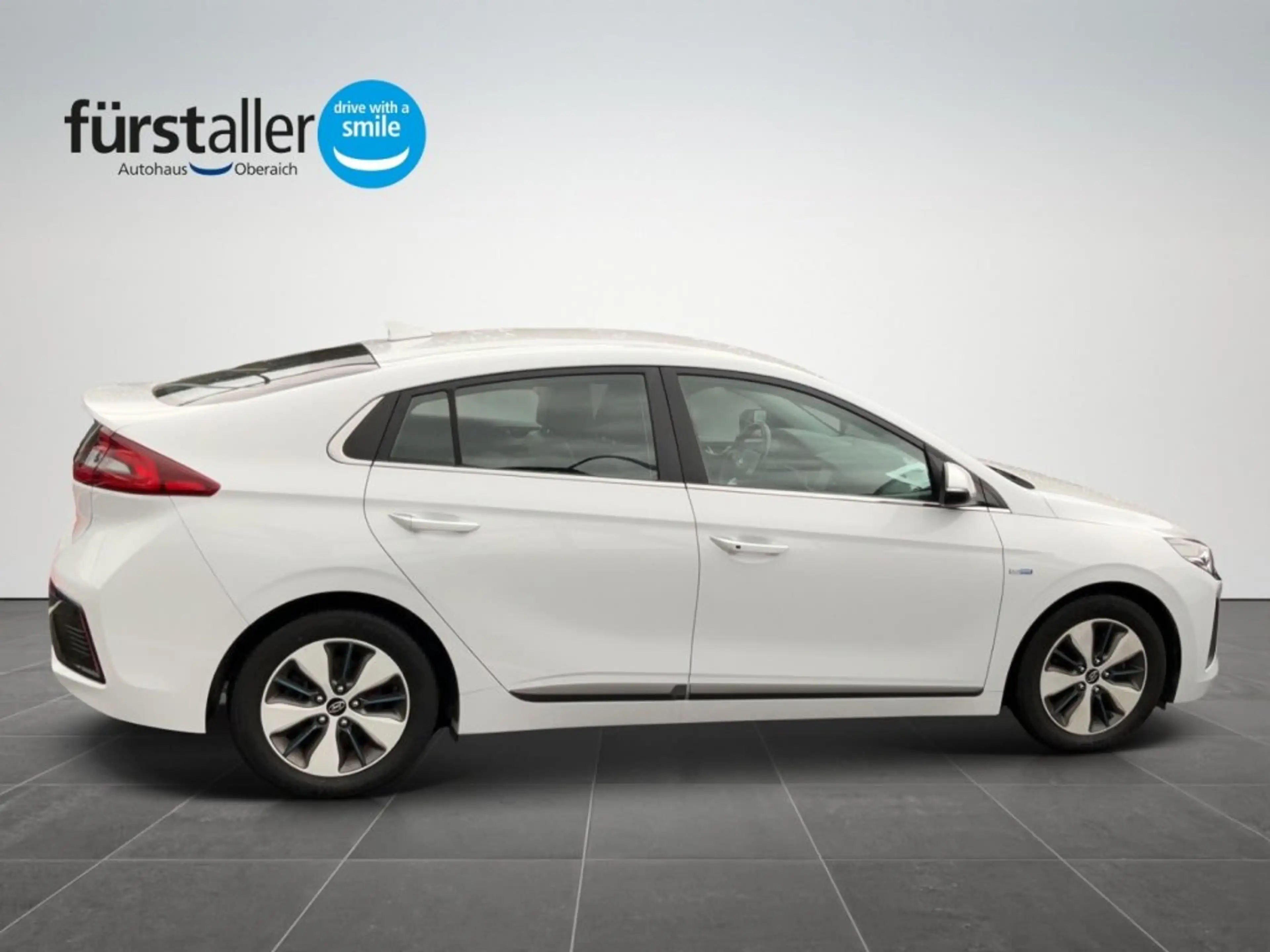Hyundai IONIQ PHEV Level 5 — photo 4