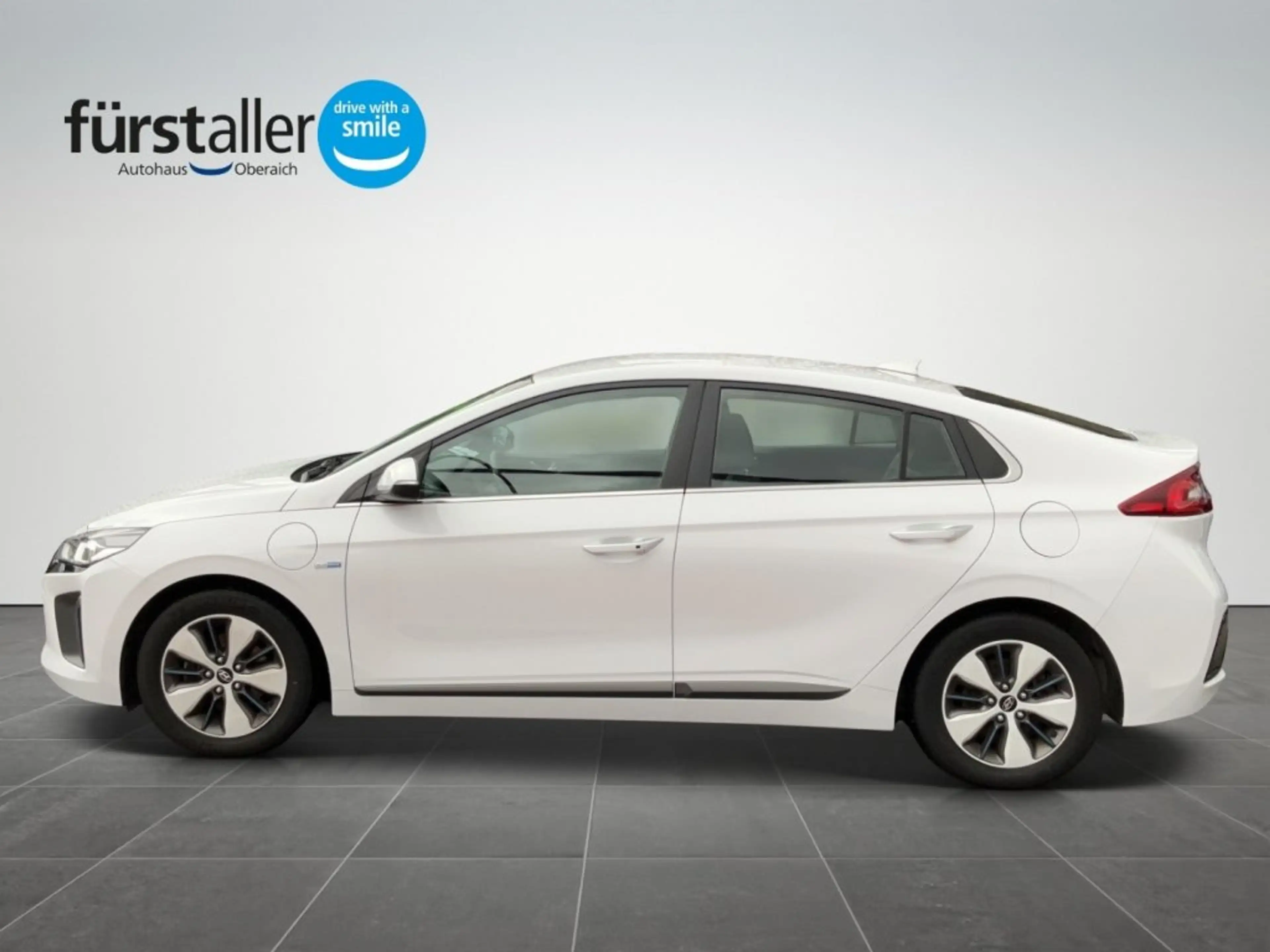 Hyundai IONIQ PHEV Level 5 — photo 8