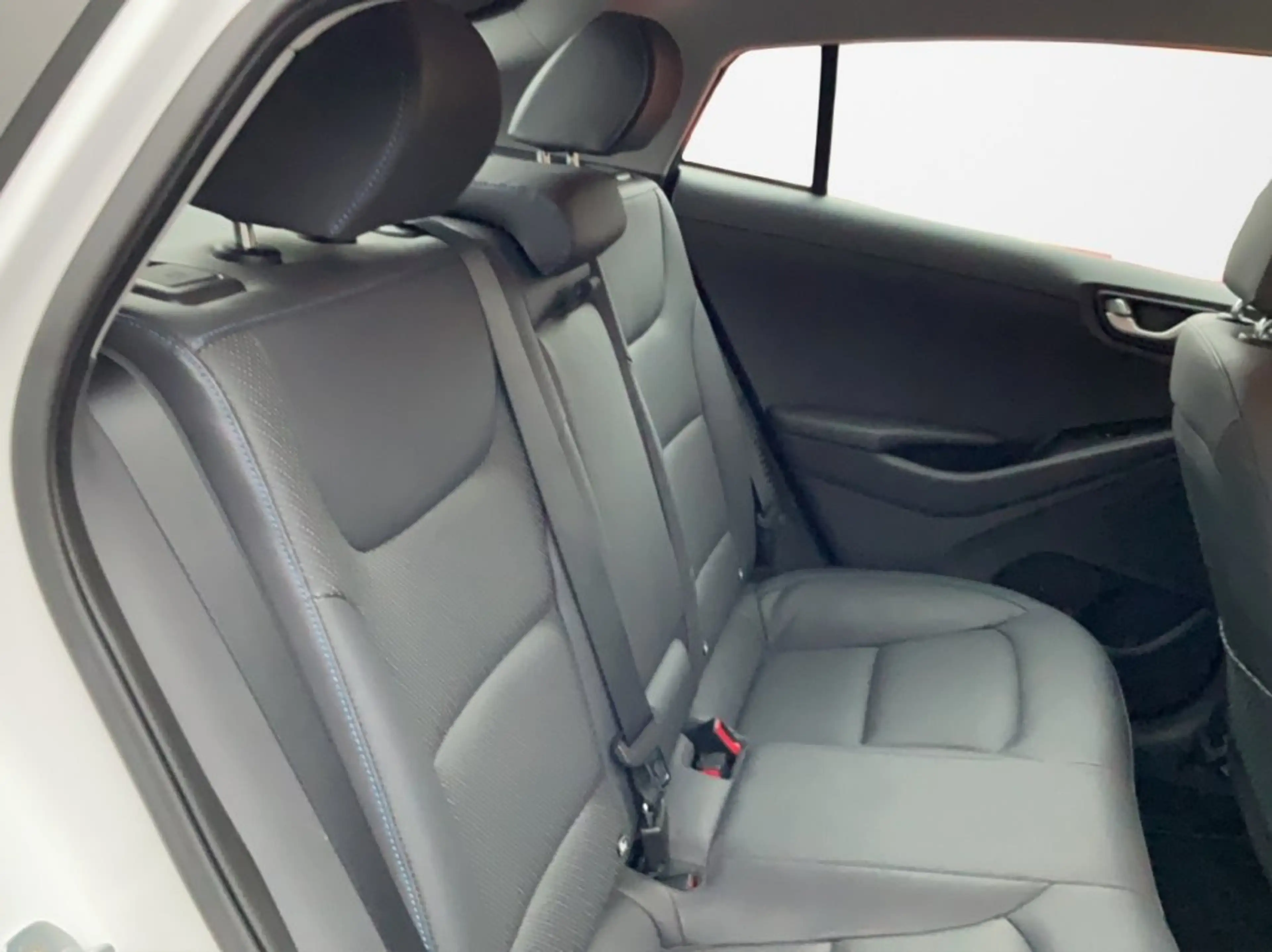 Hyundai IONIQ PHEV Level 5 — photo 13