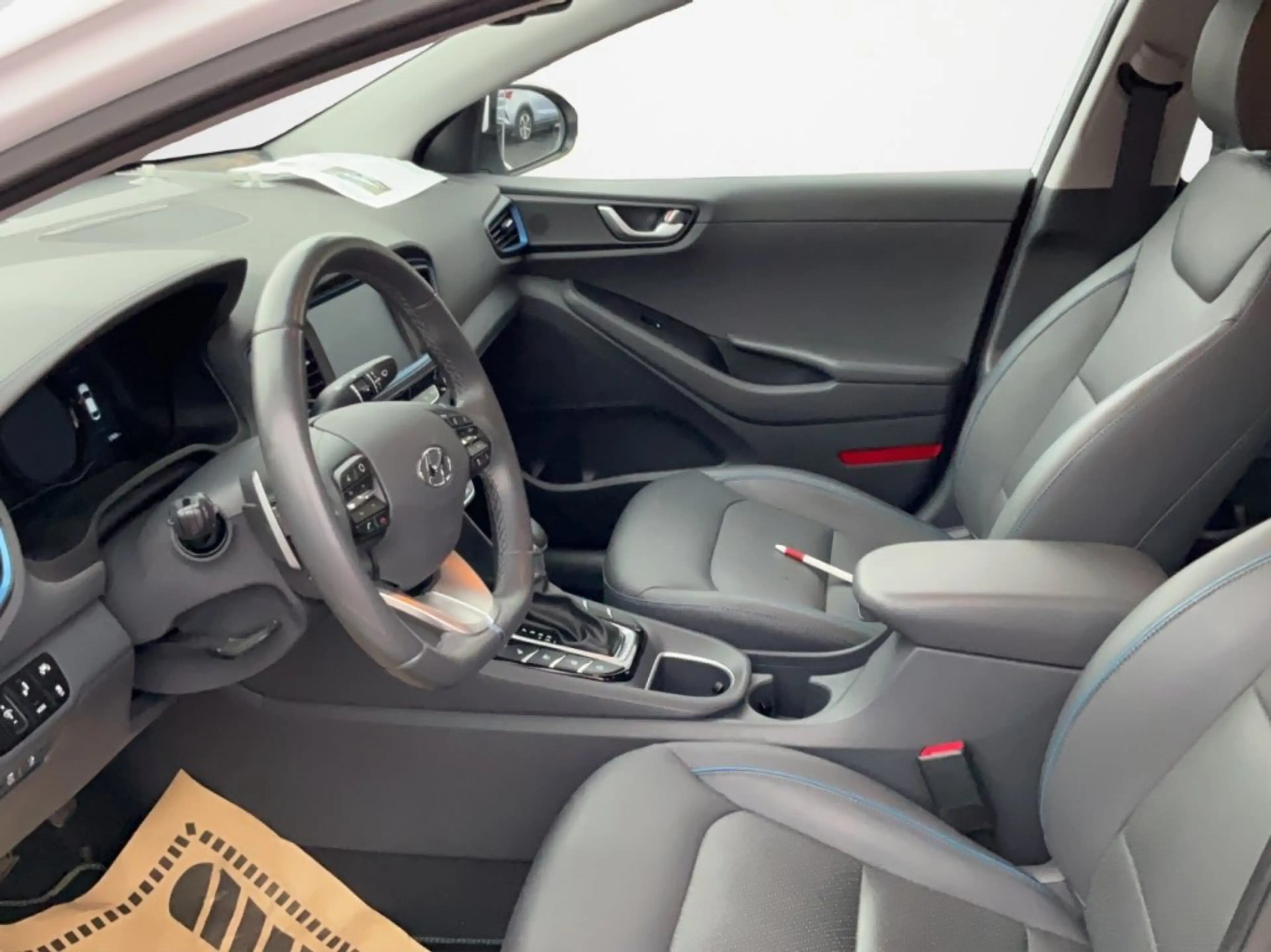 Hyundai IONIQ PHEV Level 5 — photo 11