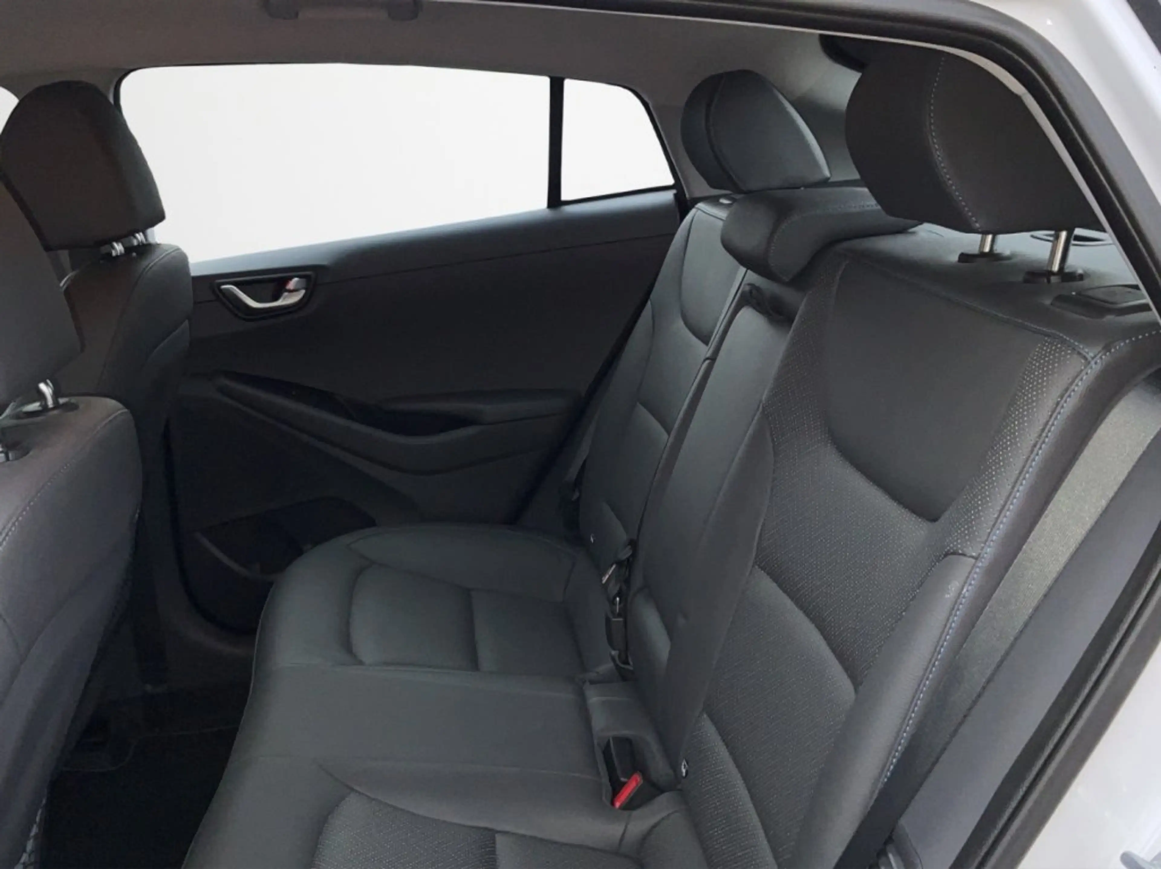 Hyundai IONIQ PHEV Level 5 — photo 12