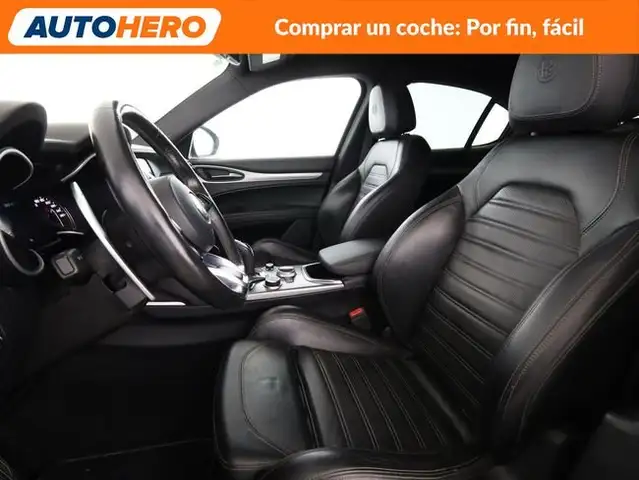 Alfa Romeo Stelvio view 11