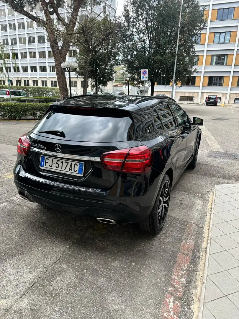 Mercedes-Benz GLA 200 d Sport black edition Nero - 2