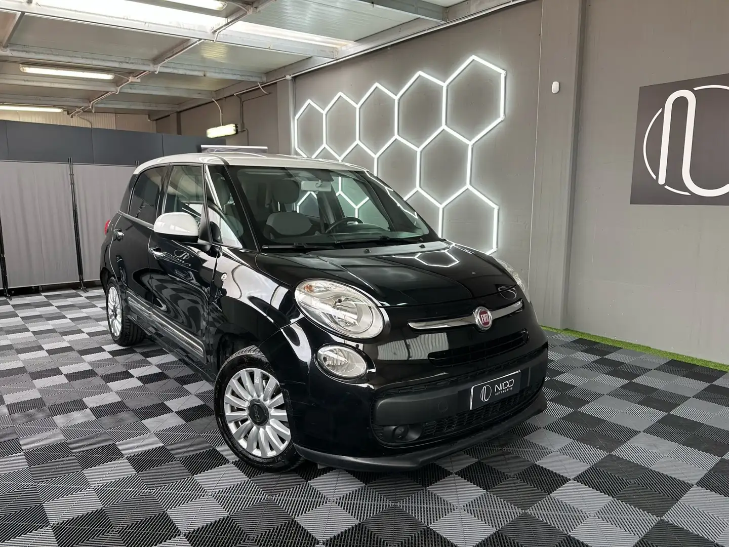 Fiat 500L 1.3 Multijet 85 CV Lounge Zwart - 1