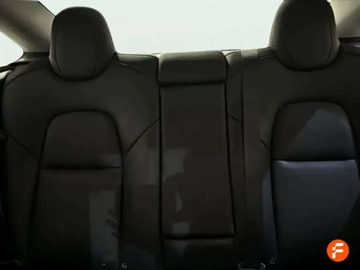 Tesla Model 3 2024, foto 16