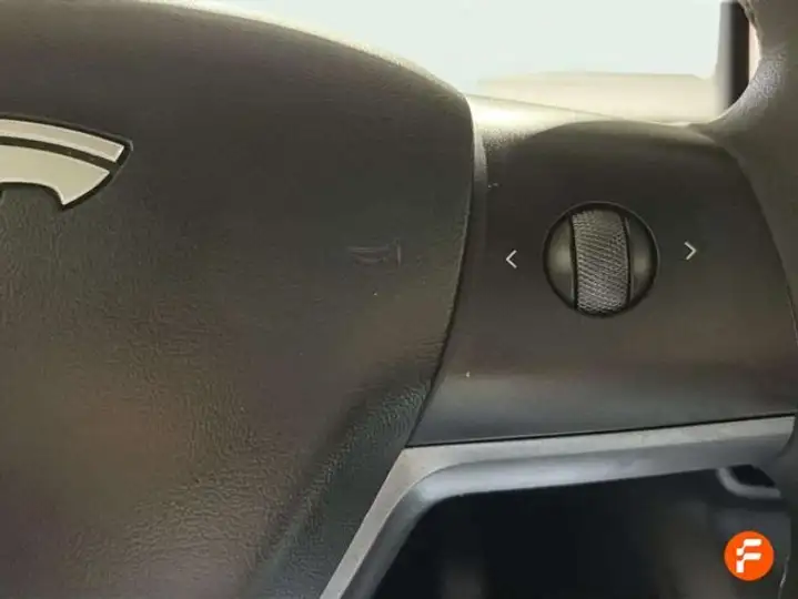 Tesla Model 3 2024, foto 24
