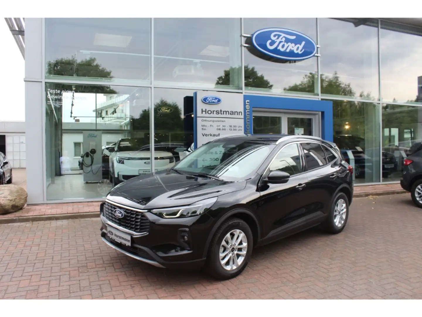 Ford Kuga TITANIUM AUTOMATIK, LED, BEH. WSS & SITZE, NAVI, P Schwarz - 1