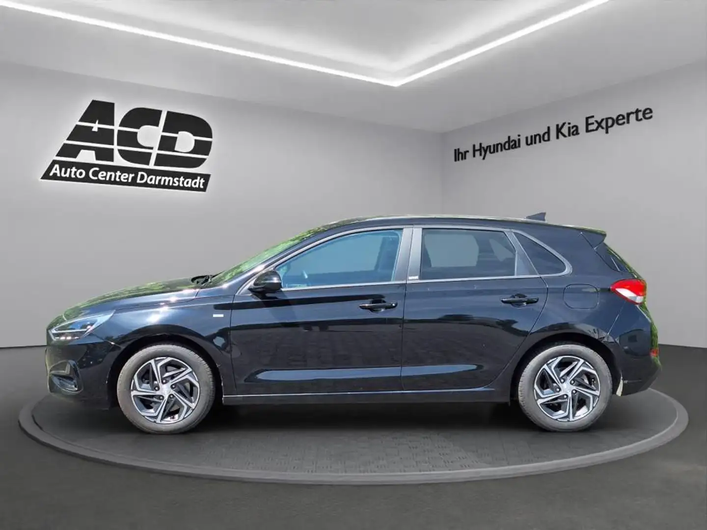 Hyundai i30 1.0 T-GDI 48V DCT Intro *NAVI*1.HAND*KAMERA* Schwarz - 2
