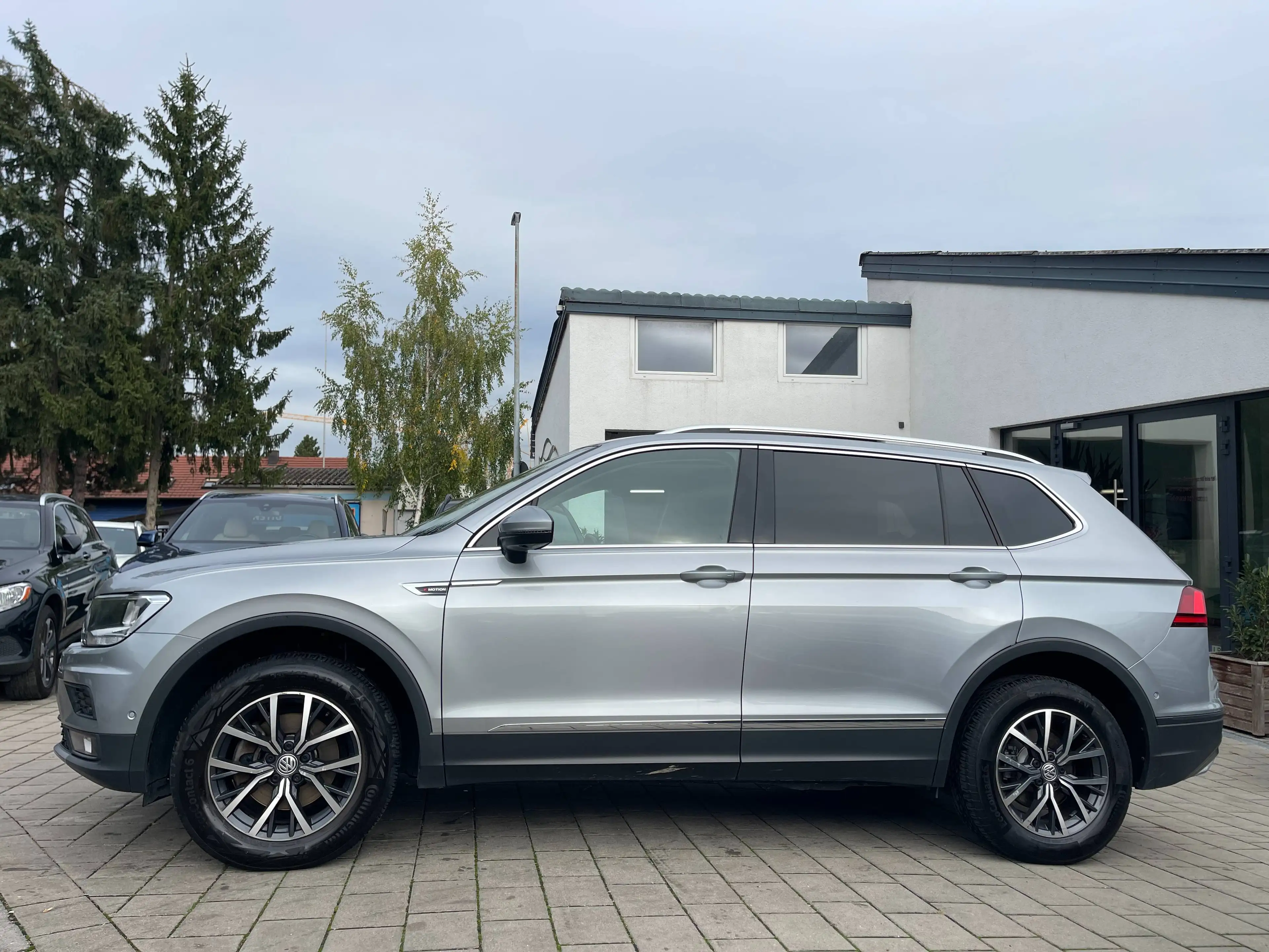 Volkswagen Tiguan Allspace Comfortline 4Motion — photo 6