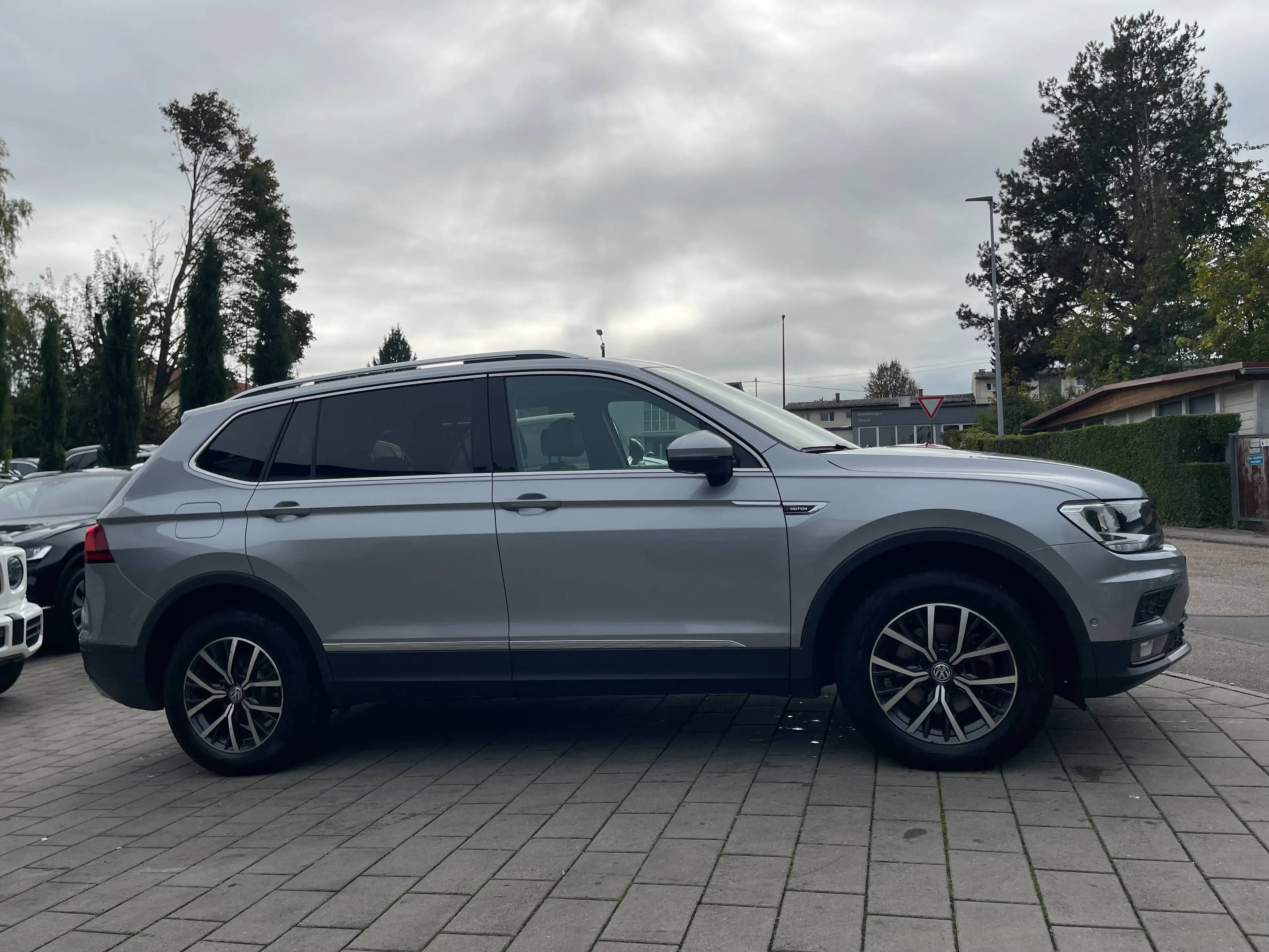 Volkswagen Tiguan Allspace Comfortline 4Motion — photo 5
