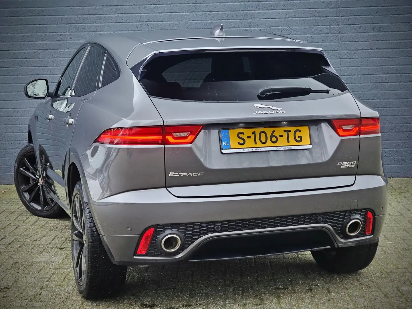 Jaguar E-Pace 2.0 P200 AWD R-DYNAMIC S / LED / LEDER / NAVI / CA Grau - 2