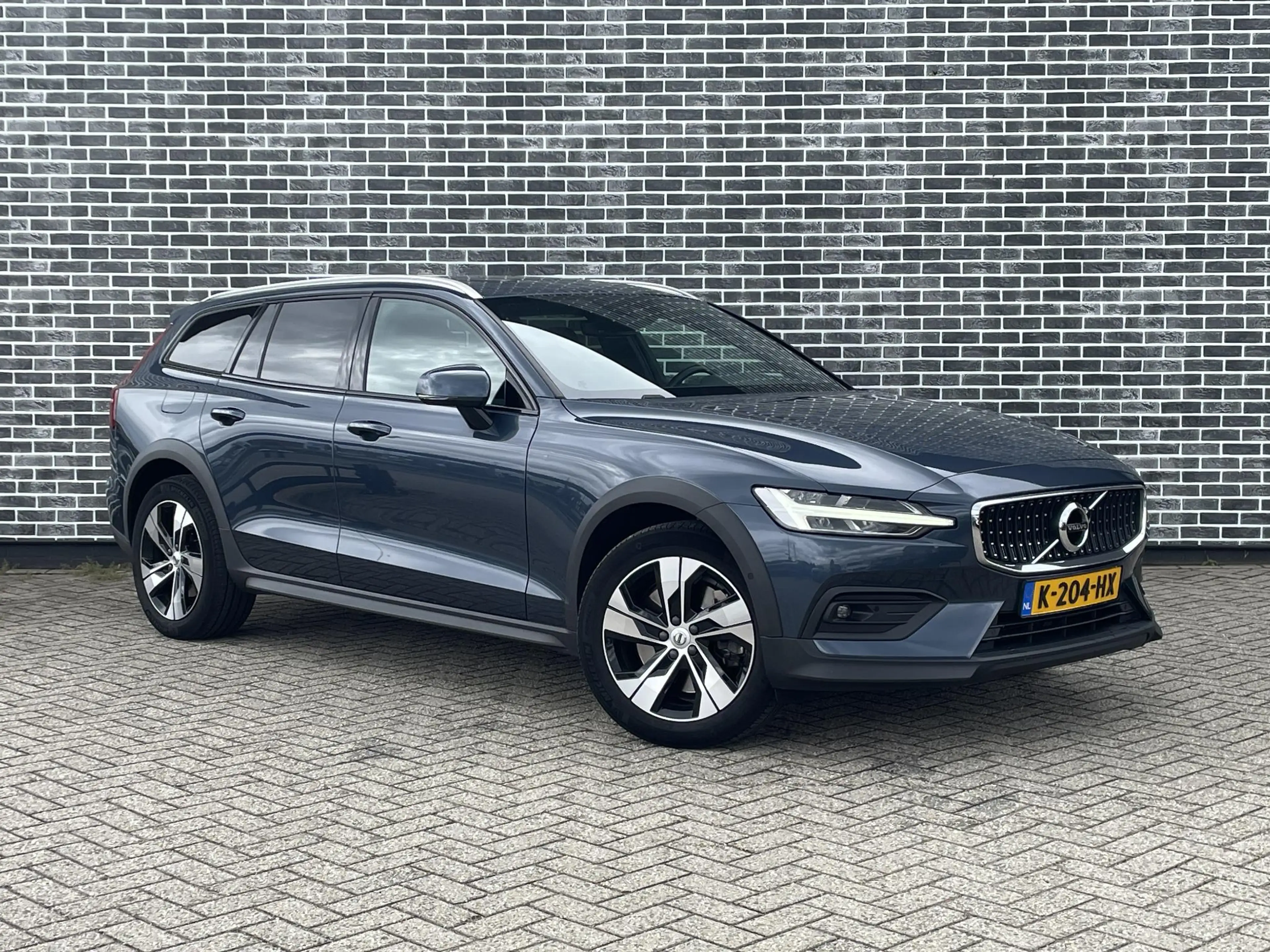 Volvo V60 Cross Country 2.0 B5 AWD Pro | Trekhaak | Panoramadak | Lederen — photo 8