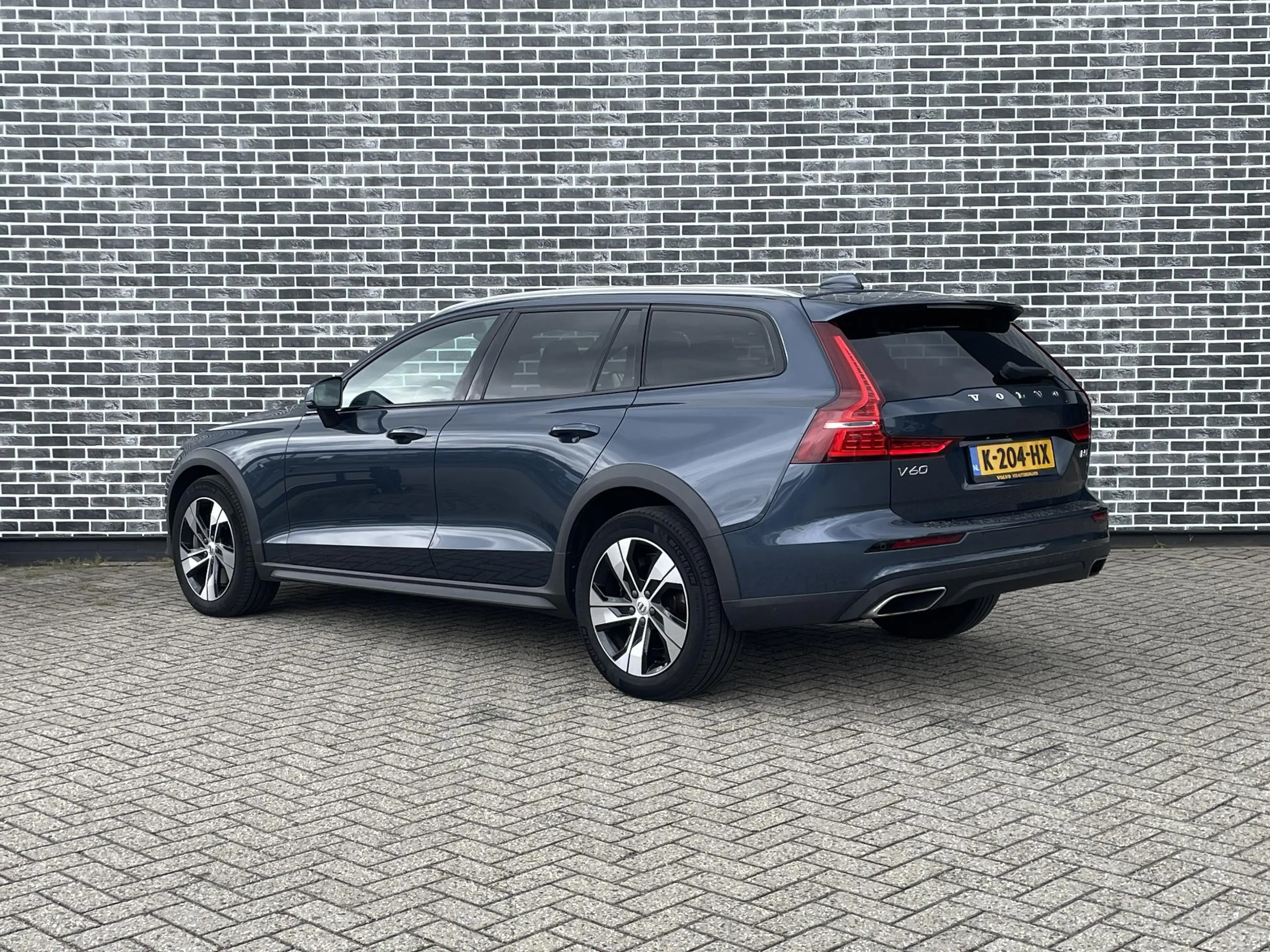 Volvo V60 Cross Country 2.0 B5 AWD Pro | Trekhaak | Panoramadak | Lederen — photo 3