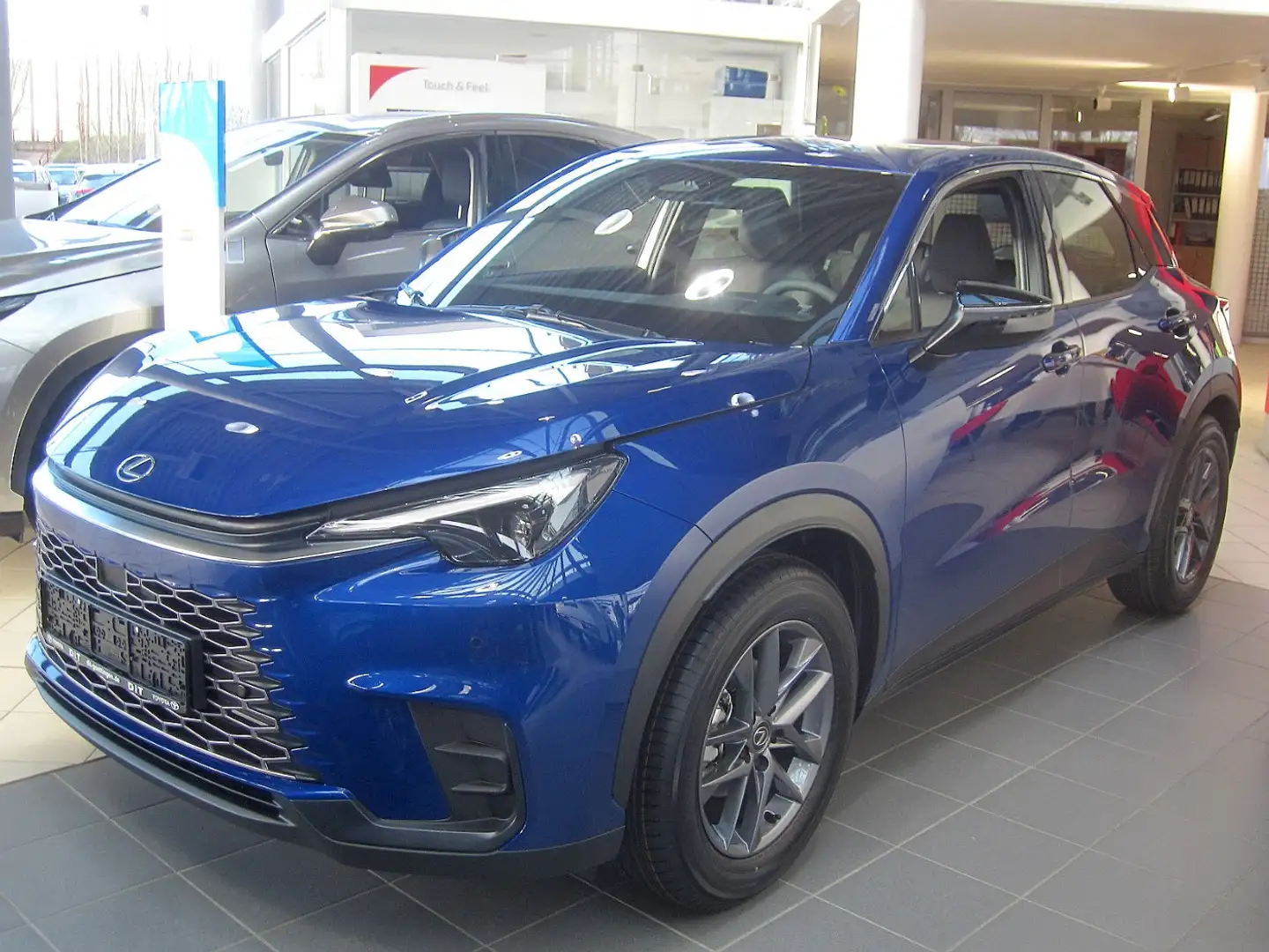lexus lbx