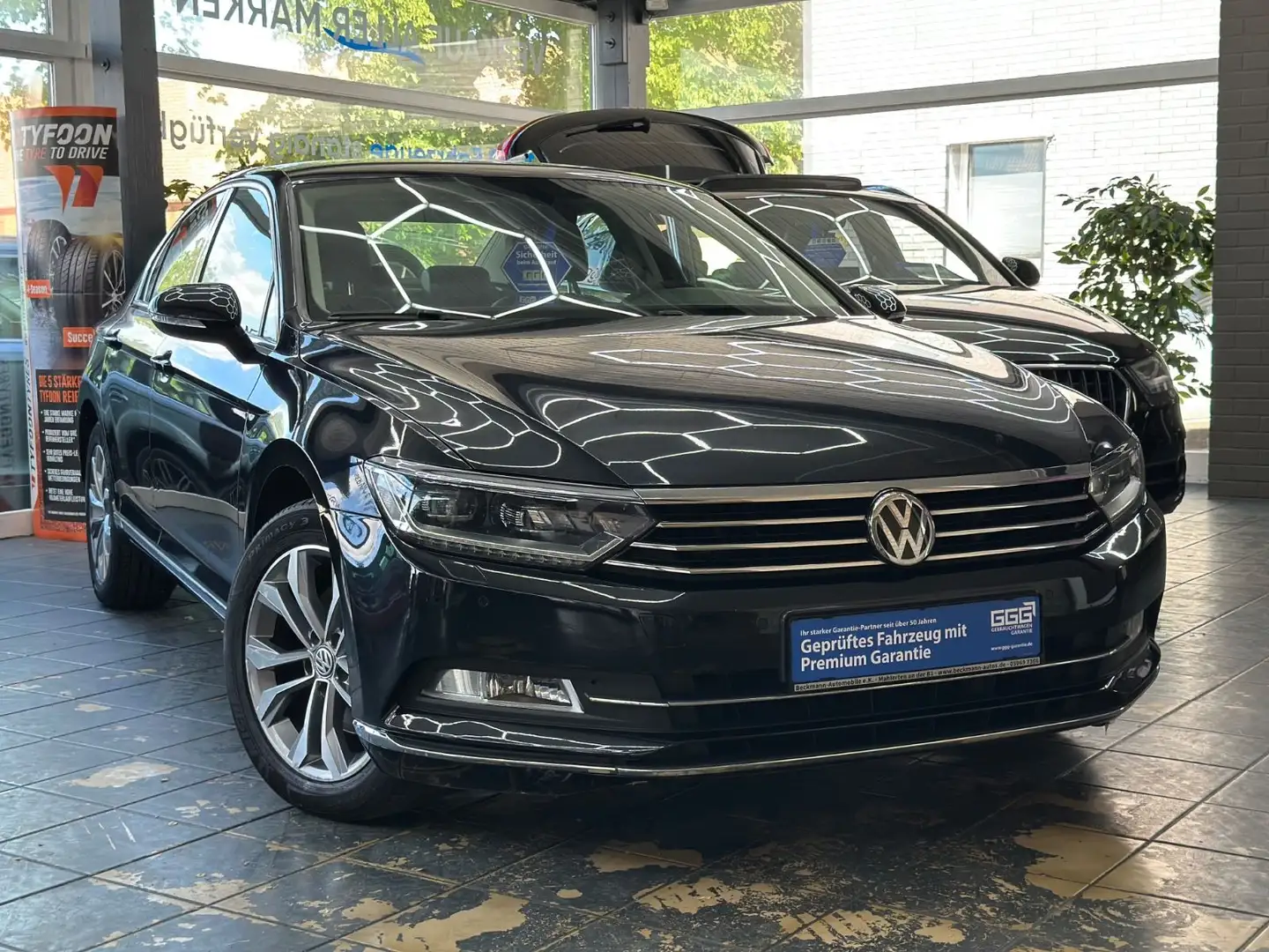 Volkswagen Passat Lim. Highline BMT*HU/AU*ACC*NAVI*E-TACHO* Schwarz - 1