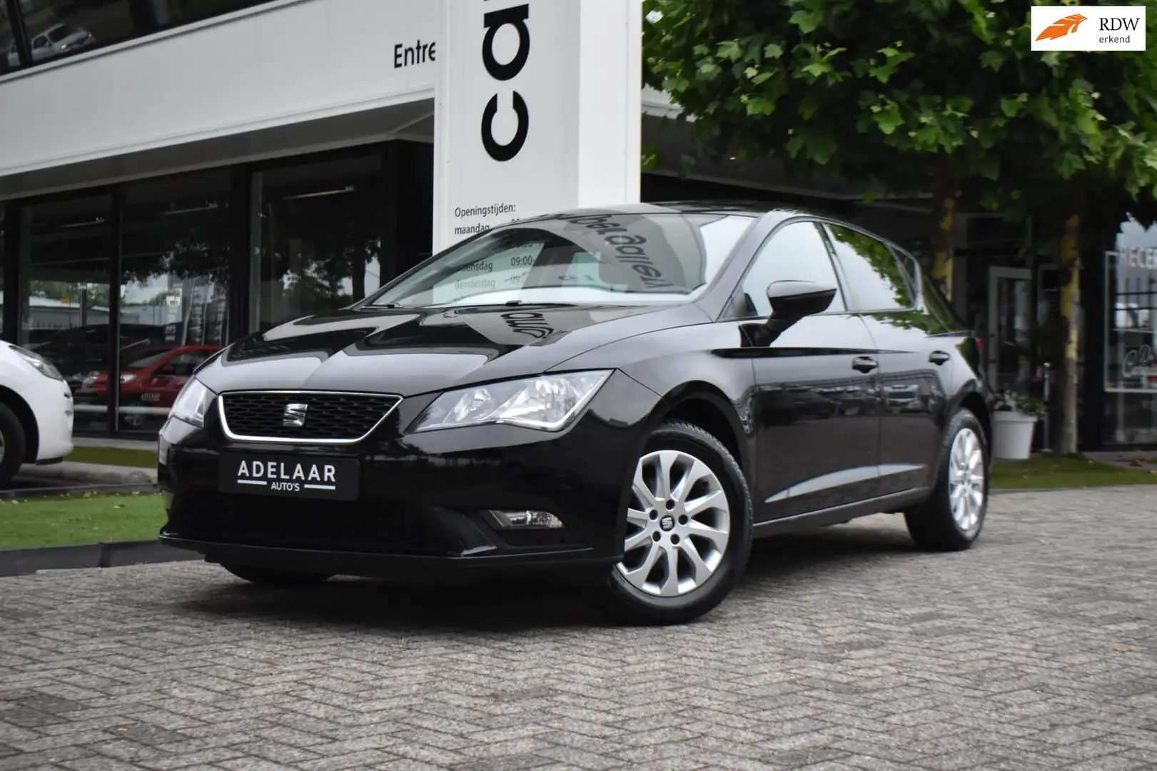 SEAT Leon 1.2 TSI Style CRUISE, PDC, BLUETOOTH Zwart - 1