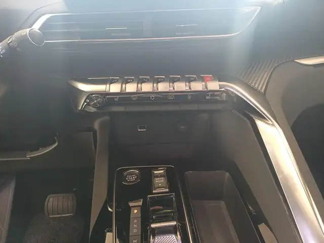 Peugeot 3008 view 13
