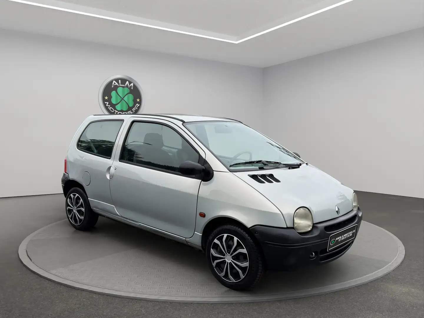 Renault Twingo TWINGO 1.2i GENERIQUE Gris - 1