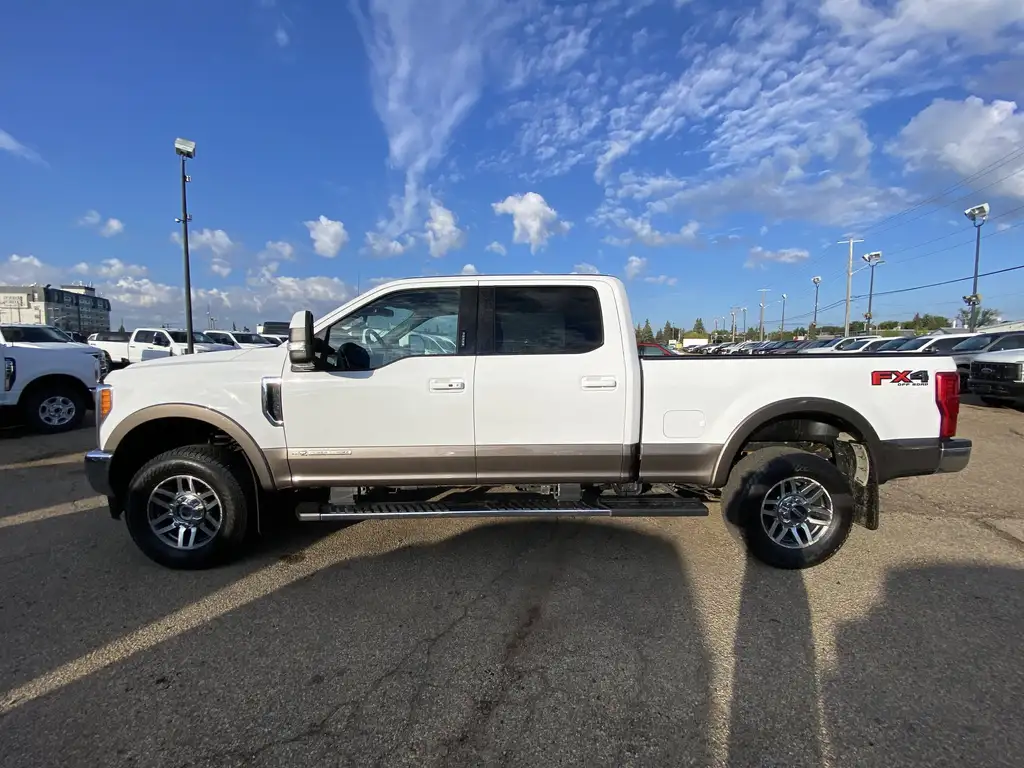 2019 Ford F-250 Super Duty Lariat Crew Cab 160 | 4X4 | Trailer Tow Pkg | Rear — photo 4
