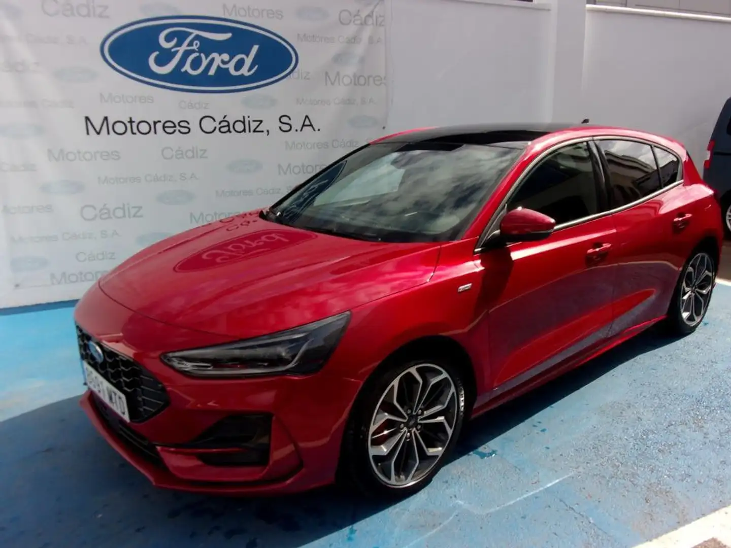 Ford Focus Sportbreak 1.0 Ecoboost MHEV ST Line X Rot - 1