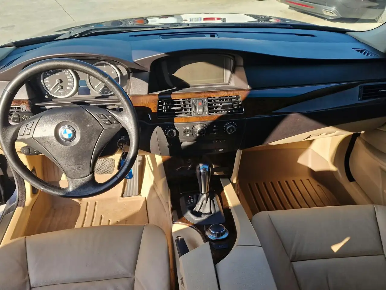 BMW 530 XDRIVE - 231ch - 159 000KMS - 1ERE MAIN - SELLERIE CUIR - VOLANT EN CUIR