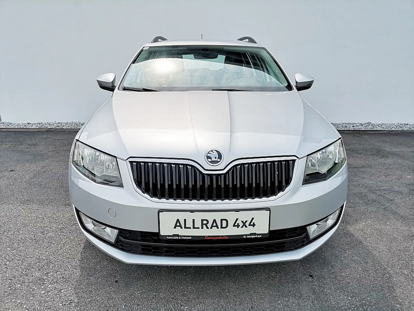 Skoda Octavia Combi 1,6 TDI Ambition 4x4 Zilver - 2