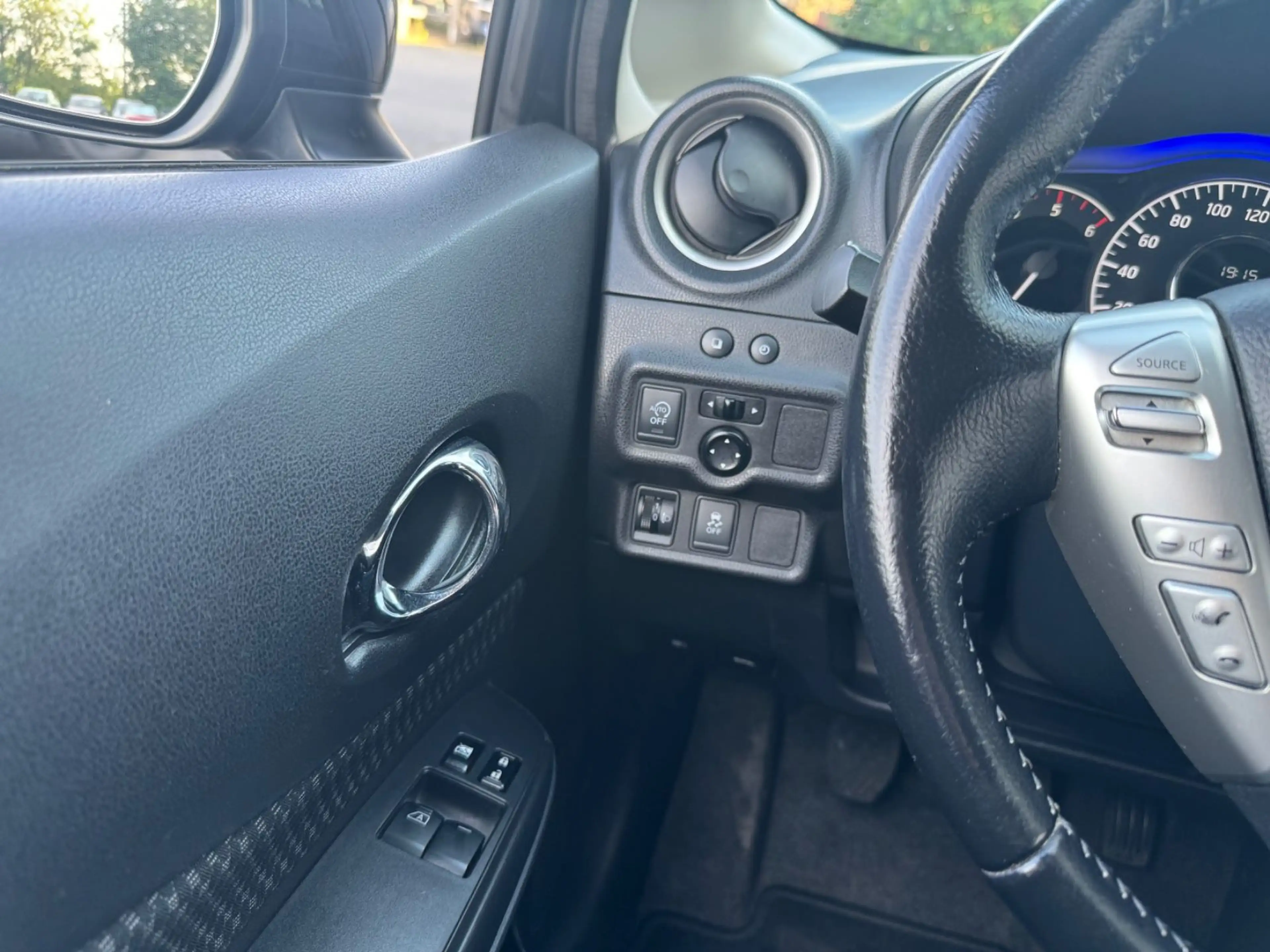 Nissan Note Acenta — photo 14