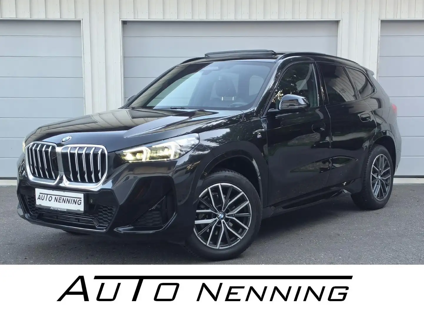 BMW X1 xDrive 20 d M Sport ACC AHK HeadUp Pano Har.Kard. Schwarz - 1