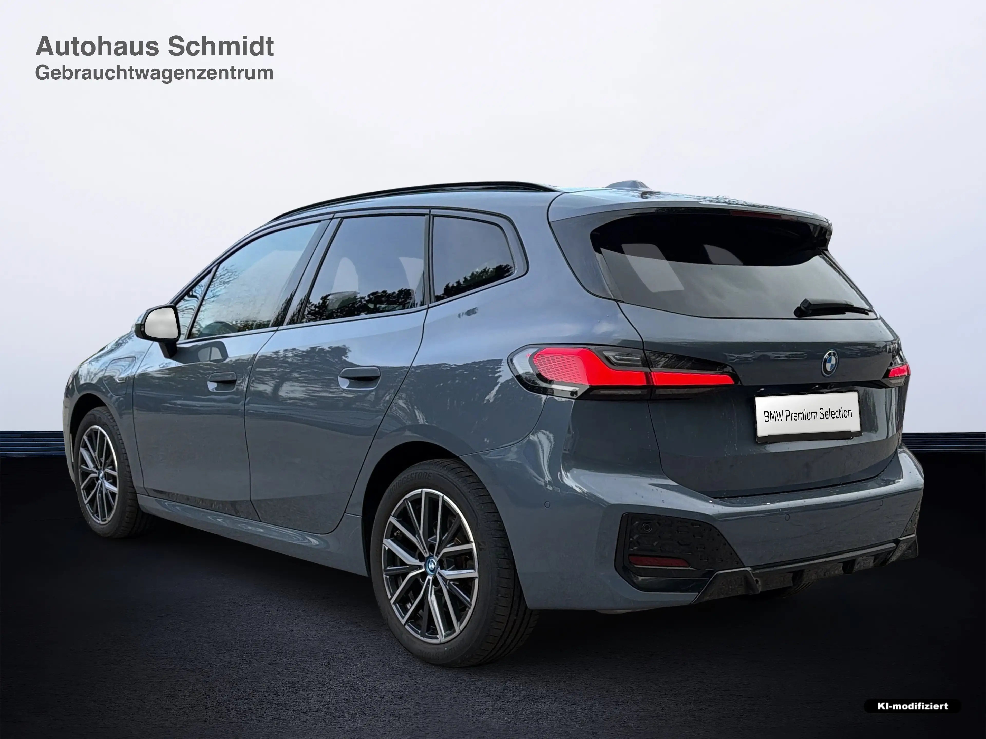 BMW 230 e xDrive Active Tourer — photo 3