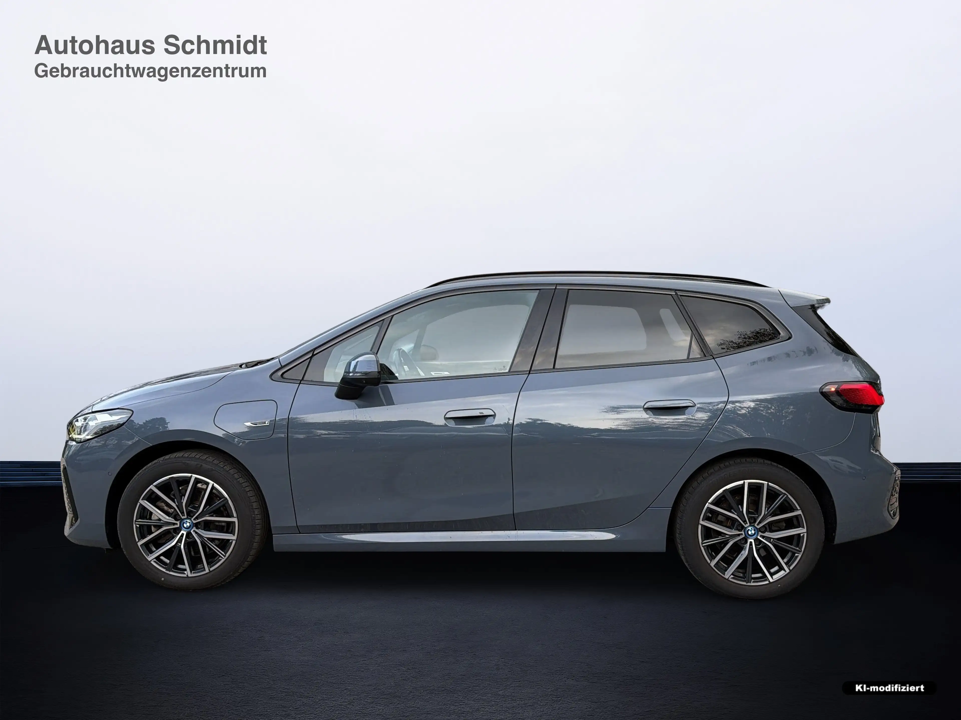 BMW 230 e xDrive Active Tourer — photo 2