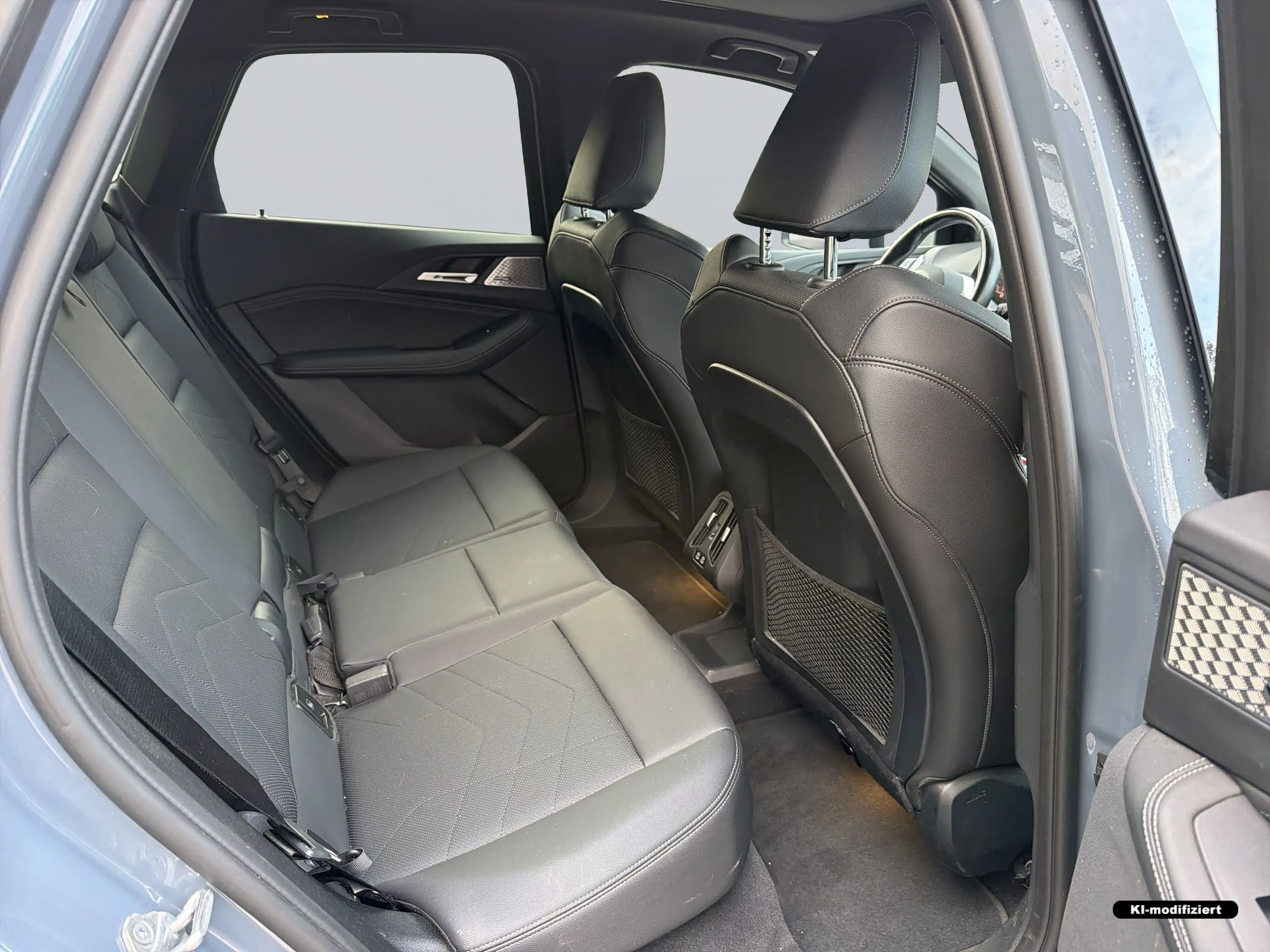 BMW 230 e xDrive Active Tourer — photo 10