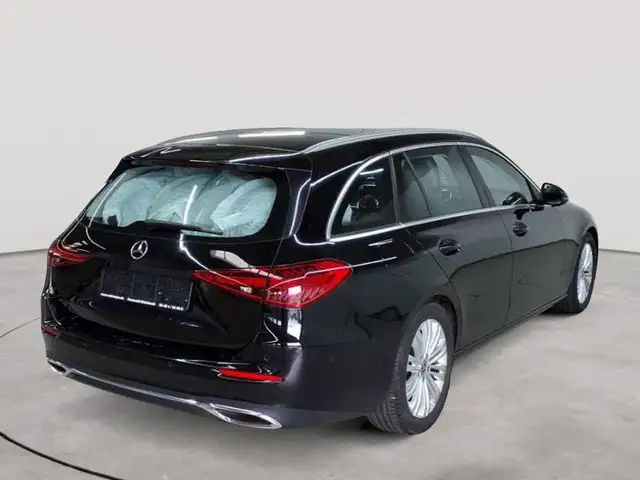 Mercedes-Benz C-Class view 4