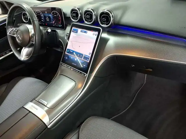 Mercedes-Benz C-Class view 9