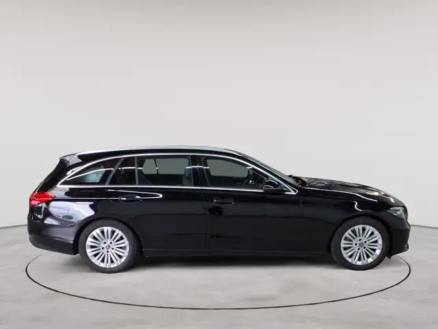 Mercedes-Benz C-Class view 3