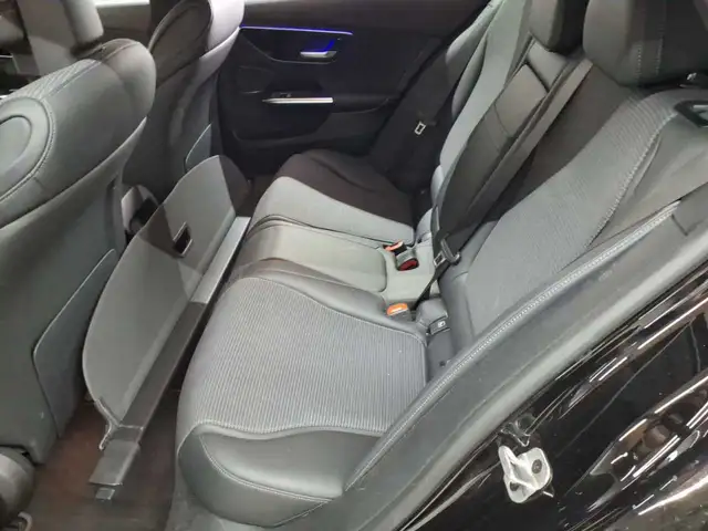 Mercedes-Benz C-Class view 13