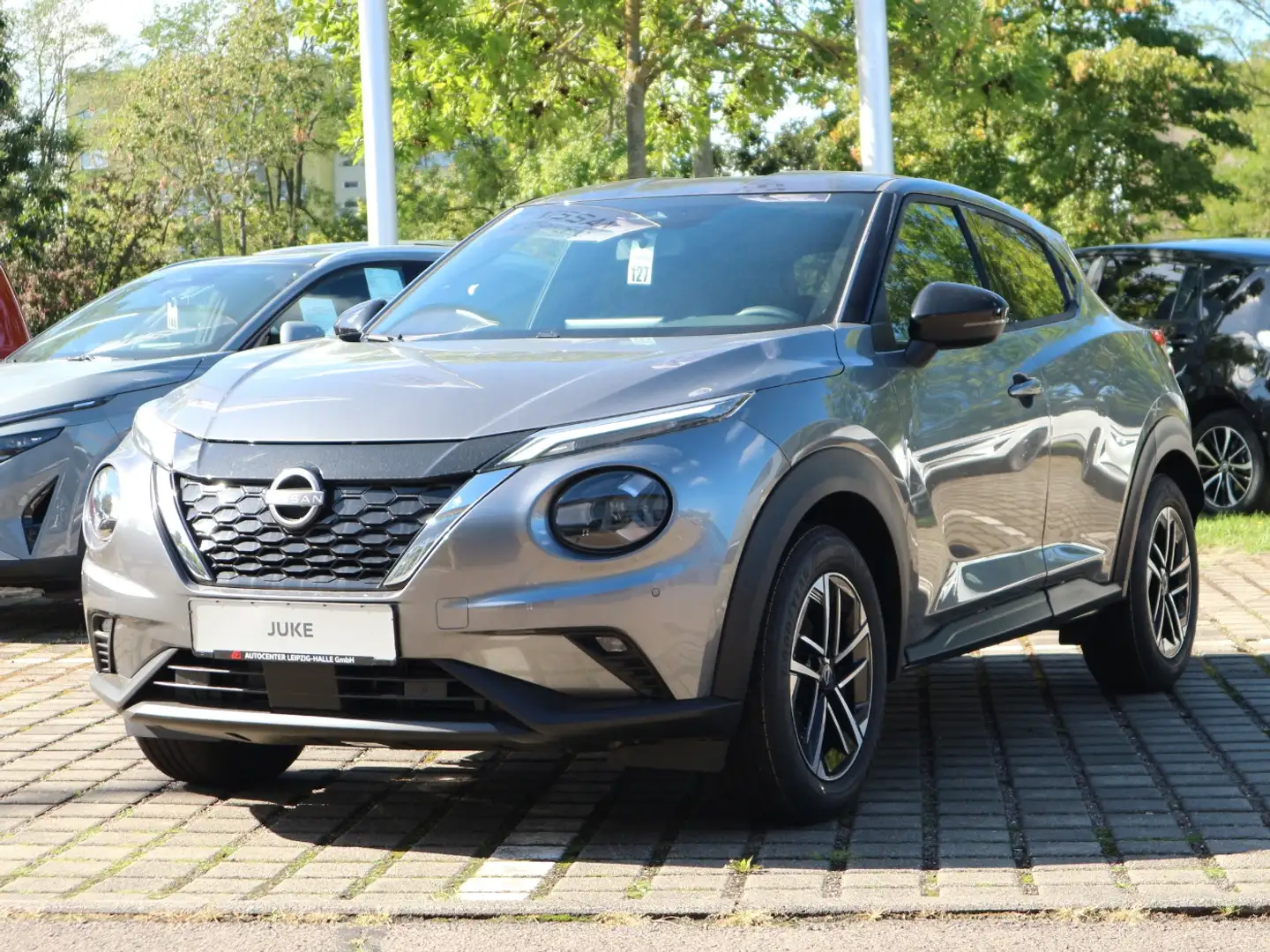 Nissan Juke N-CONNECTA 1.6 HYBRID 4AMT Winterräder inkl. Grau - 2