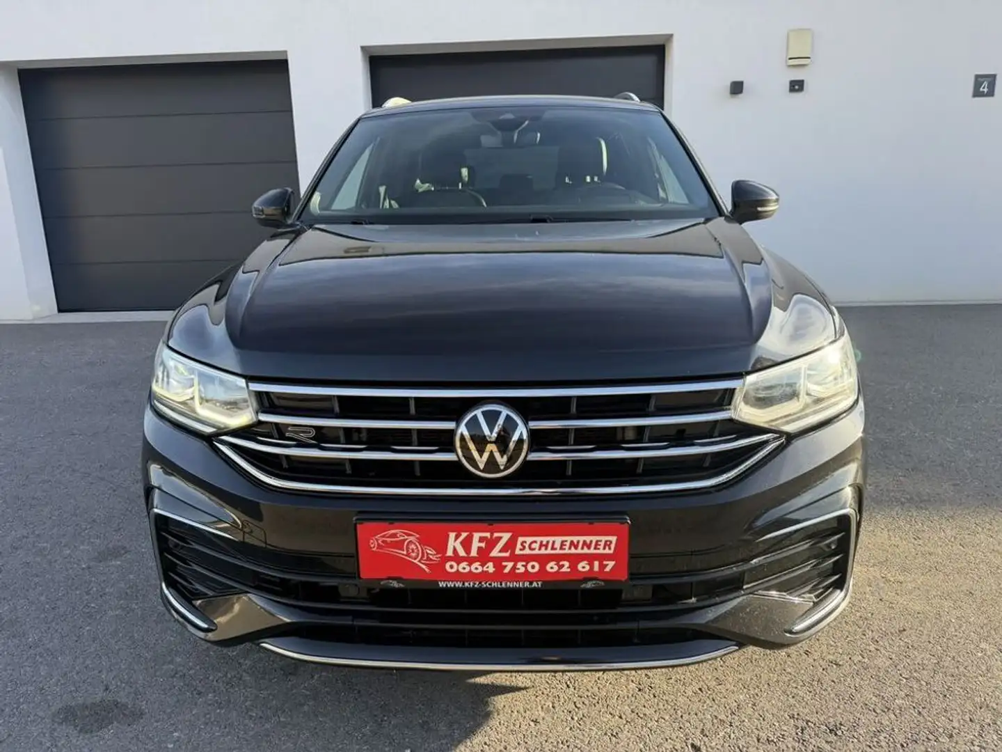 Volkswagen Tiguan R-Line 2,0 TDI 4Motion DSG/AHK/ACC/NAVI Schwarz - 2